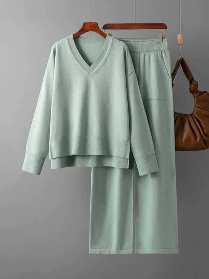 Cozy women's v-neck top & wide-leg pant set. Comfortable loungewear, perfect for home or outings.