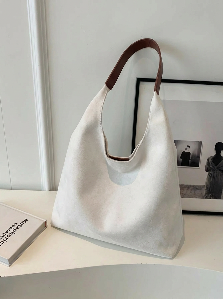 Stylish casual shoulder tote for women, ideal for travel and daily errands.