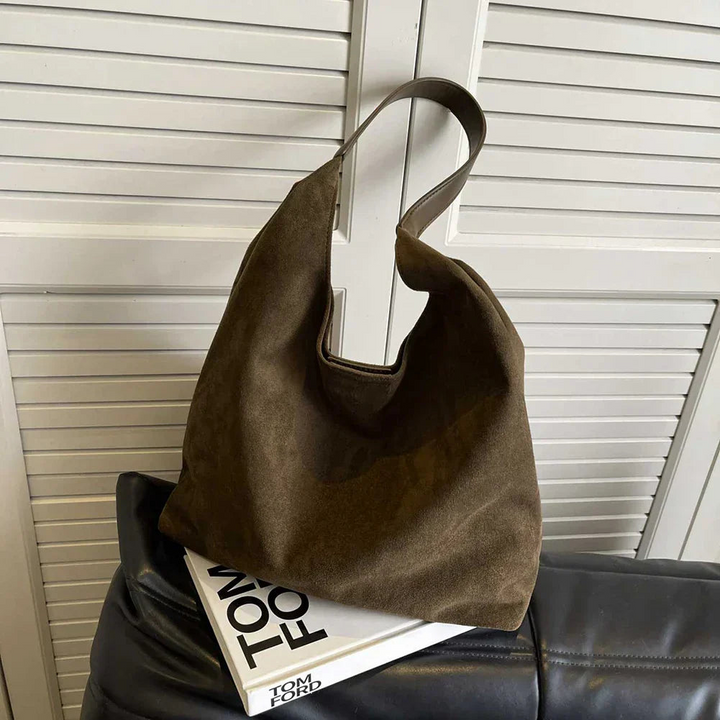 Durable everyday women's shoulder tote bag, a versatile travel bag for all occasions.