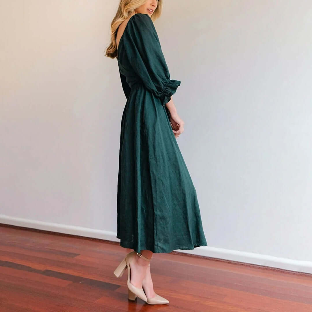 Comfortable women's summer dress, elegant yet casual, ideal for effortless everyday chic fashion.