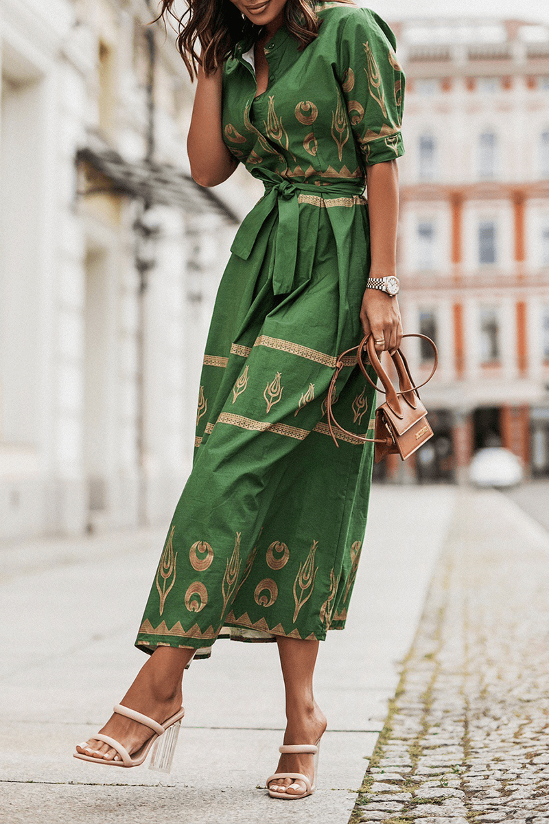 Elegant short sleeve women's A-line dress, classic vintage cotton style. Comfortable & versatile.