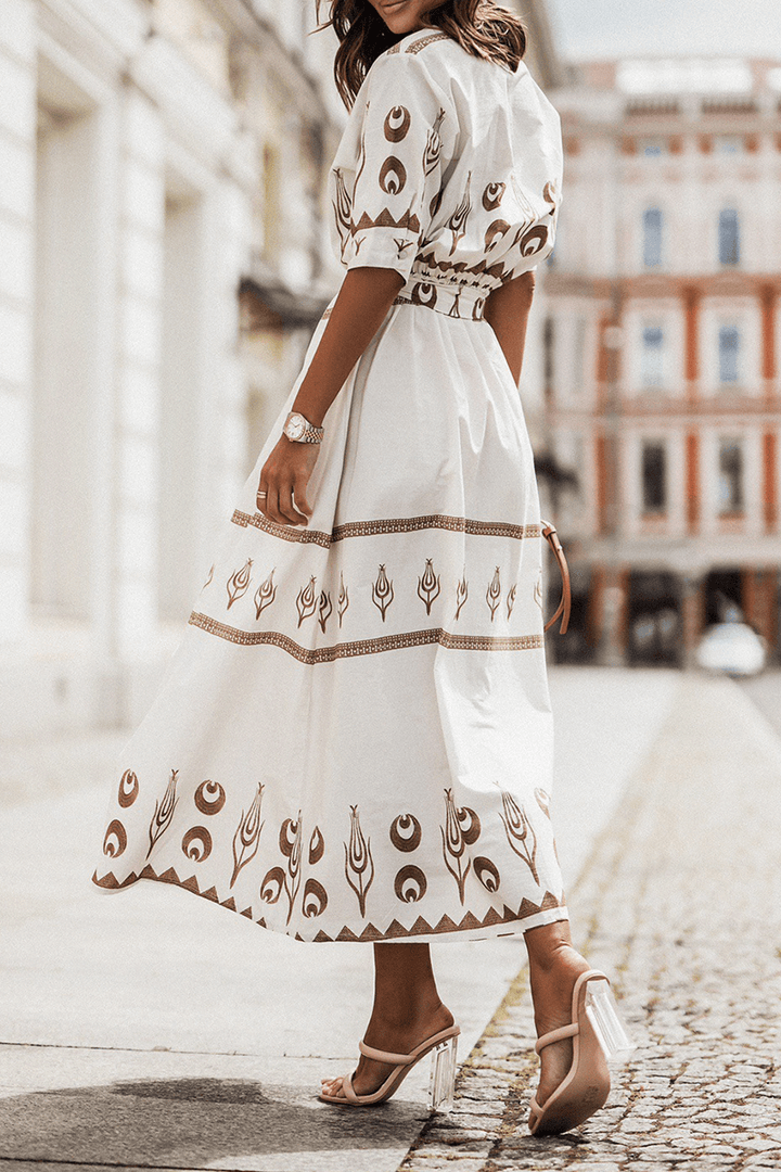 Comfortable women's A-line cotton dress in a vintage style, perfect for spring casual outfits.