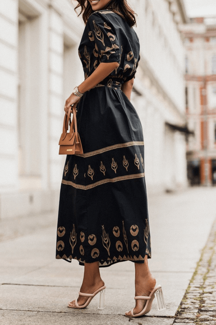 Stylish women's A-line cotton dress, vintage-inspired for spring fashion. Breathable and comfortable.