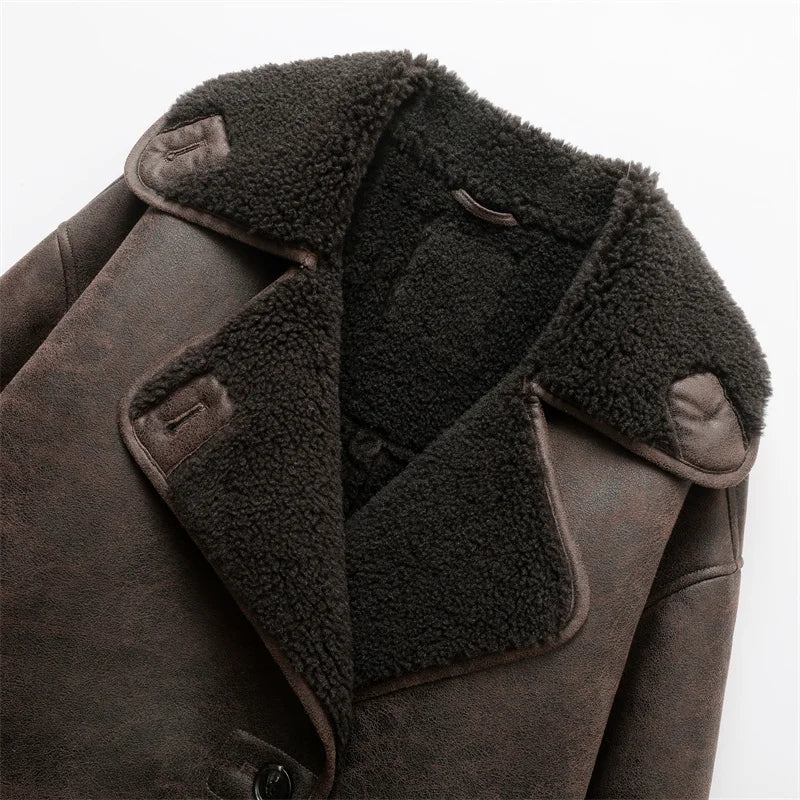 Fashionable women's vintage style jacket. Chic fall/winter outerwear, perfect for layering.