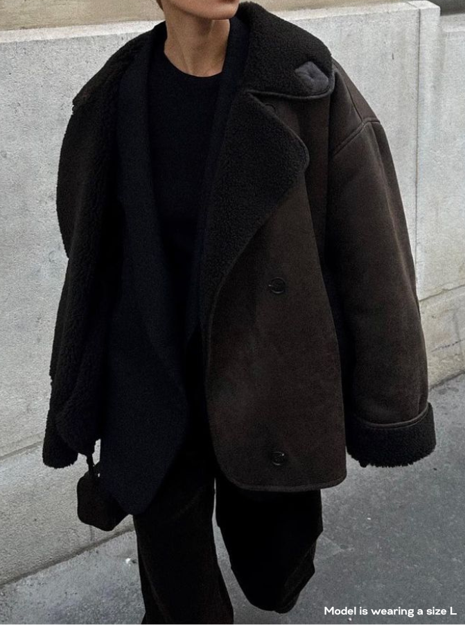 Trendy women's vintage style jacket. Chic outerwear for fall & winter, perfect for everyday layering.