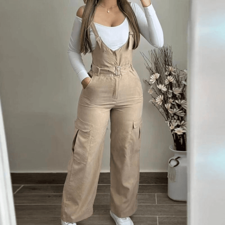 Comfortable women's wide-leg jumpsuit, utility style overalls with spacious side pockets. Great for everyday casual wear.