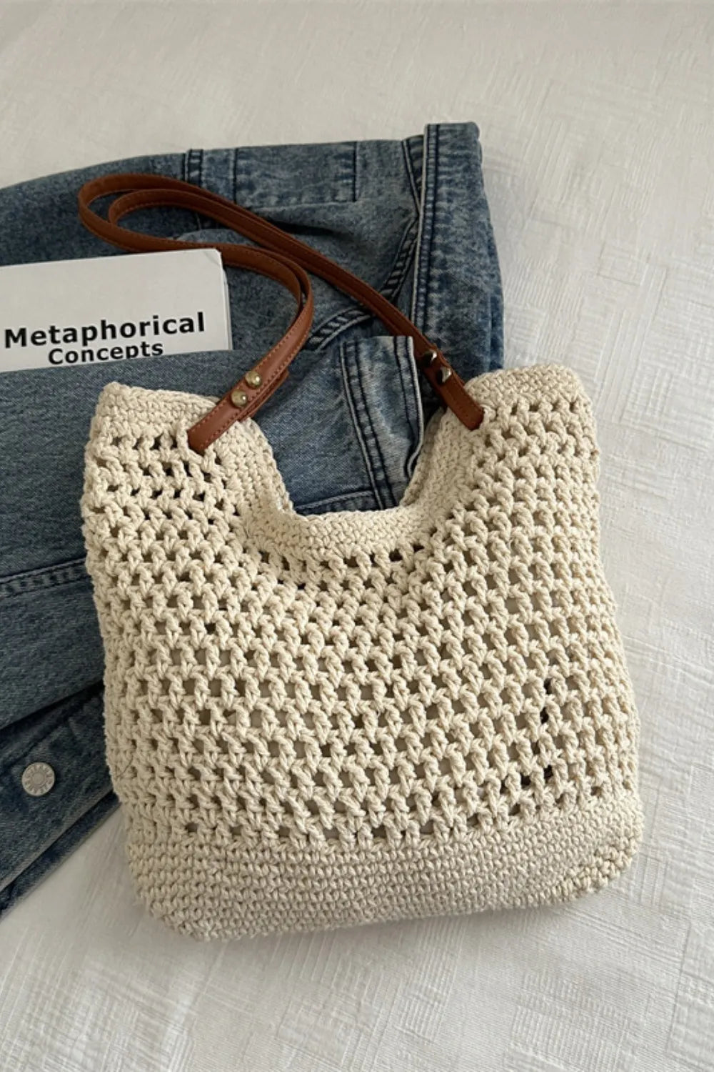 Summer-ready women's woven cotton shoulder bag, a lightweight & natural casual tote.